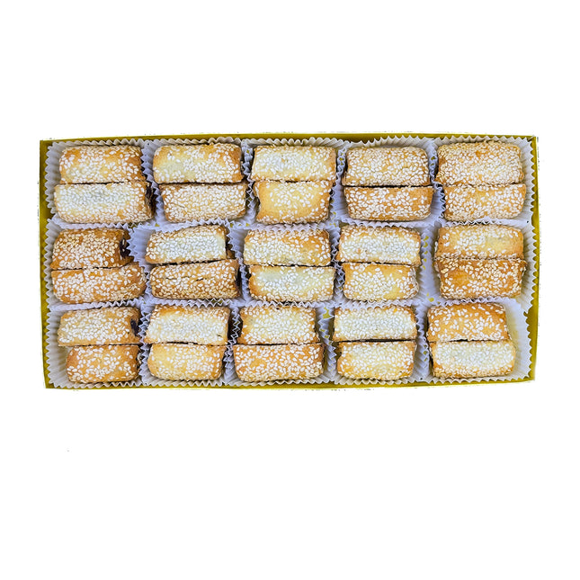 Cakes (Mamoul) with date filling